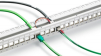 Společnost Siemens rozšiřuje svoji nabídku kabeláže typu FastConnect o nové komponenty vhodné i pro instalační kabinety o rozměru 19“