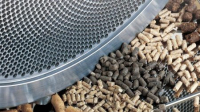 Substráty, které se nejčastěji používají při výrobě pelet, jsou piliny, obilná sláma, odpad z olejnatých semen apod.
