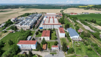 DAKO-CZ je předním výrobcem pneumatických, elektromechanických a hydraulických brzdových systémů pro kolejová vozidla s více jak 200letou tradicí DAKO-CZ je předním výrobcem pneumatických, elektromechanických a hydraulických brzdových systémů pro kolejová vozidla s více jak 200letou tradicí
