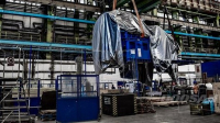 Zdvih turbíny ve výrobní hale Doosan Škoda Power