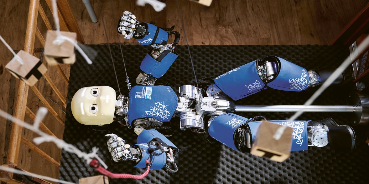 Humanoidní robot v postýlce pomáhá vědcům z FEL ČVUT pochopit raný vývoj poznání