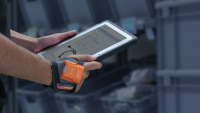 ProGlove MARK je první průmyslový inteligentní čtečka pro průmysl s možností nošení v chytrých rukavicích