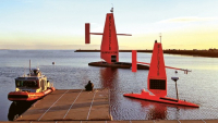 Saildrone Surveyor zkoumá hlubiny oceánu Saildrone Surveyor zkoumá hlubiny oceánu