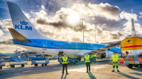 Společnost KLM uskutečnila první pravidelný let s udržitelným syntetickým palivem 