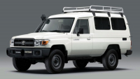 Základem vozidla je offroad Toyota Land Cruiser 78 vybavený vakcínovou chladničkou Základem vozidla je offroad Toyota Land Cruiser 78 vybavený vakcínovou chladničkou