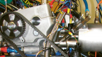 Detail doplnění vefukovače plynného paliva do sacího kanálu vznětového motoru