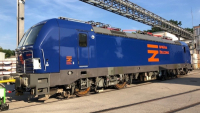 Lokomotiva disponuje palubní částí ETCS dle nejnovějšího standardu Baseline 3 a je již schválena pro provoz pod dohledem ETCS na tratích v ČR i v zahraničí.