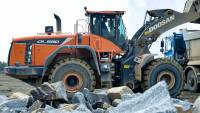 Při obnově těžební techniky ve firmě GRANITA Lomy vsadili na flotilu 11 strojů Doosan Při obnově těžební techniky ve firmě GRANITA Lomy vsadili na flotilu 11 strojů Doosan