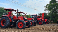 Na plantážích ve Vietnamu se opět prohánějí traktory ZETOR Na plantážích ve Vietnamu se opět prohánějí traktory ZETOR