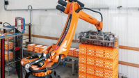 Robotické systémy automatizují paletizaci vajec a chrání zdraví zaměstnanců