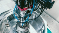 Přesné podávání kovového prášku vylepší laserové navařování