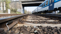 Češi vyvinuli „chytrou kolej“. Odhalí poškozený vlak a testuje se i na Tchaj-Wanu