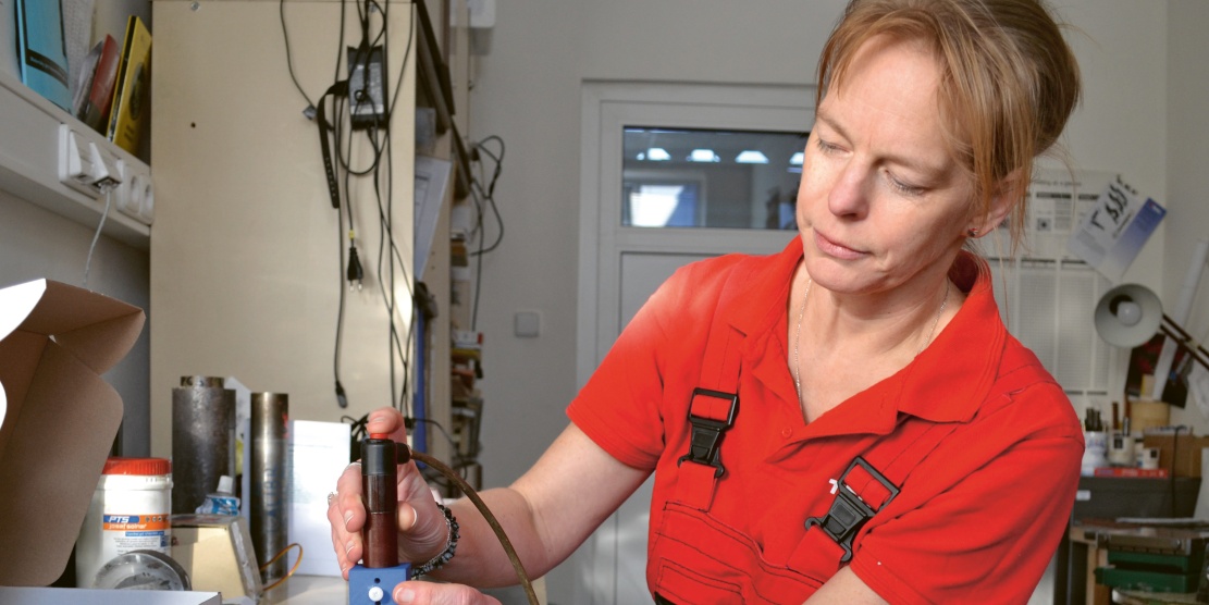 Nedestruktivní metodu magnetické skvrny lze nově aplikovat na vačkové hřídele