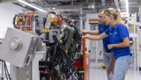 Bosch zahajuje sériovou výrobu svého Fuel Cell Power modulu pro palivové články Bosch zahajuje sériovou výrobu svého Fuel Cell Power modulu pro palivové články