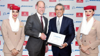 Emirates a Boeing uzavírají spolupráci zaměřenou na údržbu letadel pomocí digitálních řešení Emirates a Boeing uzavírají spolupráci zaměřenou na údržbu letadel pomocí digitálních řešení
