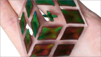 Barevná celulóza: Logo Empa 3D vytištěné z nové směsi HPC mění při zahřívání barvu © Empa