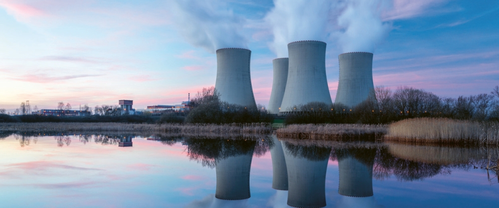 Jaderná elektrárna © vlastas/iStock
