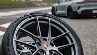 Pirelli rozšiřuje nabídku Elect o dvě nové pneumatiky P Zero pro Porsche Taycan