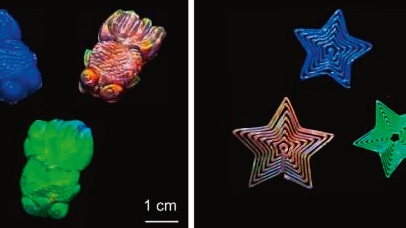 Biologicky rozložitelný plast hraje barvami, aniž obsahuje barviva či pigmenty 