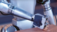 Všestranný čínský robot Unitree G1 zručně louská ořechy Všestranný čínský robot Unitree G1 zručně louská ořechy