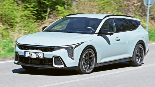 Jeden styl, dvě karosérie a stejná cena! Kia K4 a K4 Sportswagon