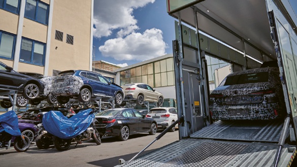 V recyklačním centru na předměstí Mnichova může BMW ročně rozebrat a sešrotovat 10 000 vozů