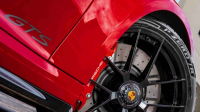 Pirelli vybavuje nové Porsche 911 GTS: První s hybridním pohonem Pirelli vybavuje nové Porsche 911 GTS: První s hybridním pohonem