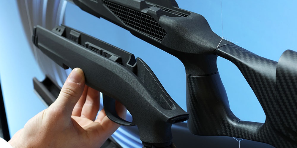 3D tisk se využívá nejen pro výrobu prototypů zbraní, ale také již pro sériovou výrobu některých komponent, jako jsou například tlumiče.