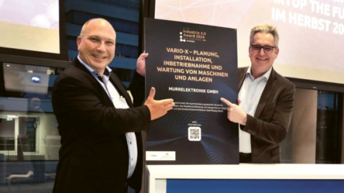 Dr. Ing. Ulrich Viethen (vlevo), generální ředitel Murrelektronik, přebírá prestižní ocenění © Allianz Industrie 4.0 / Martin Paule, paulephoto