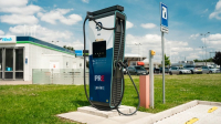 OMV Česká republika a Pražská energetika prohlubují spolupráci na rozšíření infrastruktury pro ultrarychlé dobíjení elektromobilů OMV Česká republika a Pražská energetika prohlubují spolupráci na rozšíření infrastruktury pro ultrarychlé dobíjení elektromobilů