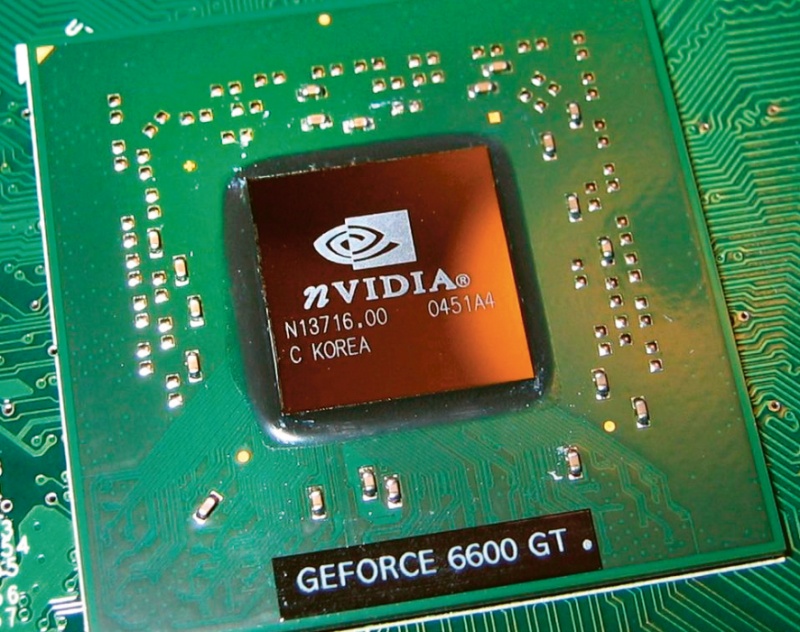 Ukázka běžného grafického procesoru od Nvidie: GeForce 6600GT (NV43) © Berkut (CC BY-SA 3.0)
