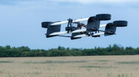 Studenti z Drone Research Center spolupracují na vývoji létajícího vozidla /Autor: Filip Stejskal - Monkee Drones/ Studenti z Drone Research Center spolupracují na vývoji létajícího vozidla /Autor: Filip Stejskal - Monkee Drones/