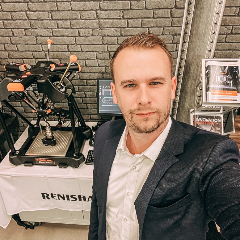 Michal Tvardek, produktový manažer a aplikační specialista Renishaw, pomáhá firmám najít optimální měřicí řešení pro jejich výrobu. Renishaw nabízí kromě dodávky technologie i odbornou konzultaci a možnost prezentace systému přímo u zákazníka.