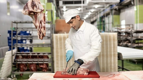 Chytré pracovní oděvy s RFID čipy jako nástroj pro automatizaci, úsporu a bezpečnost