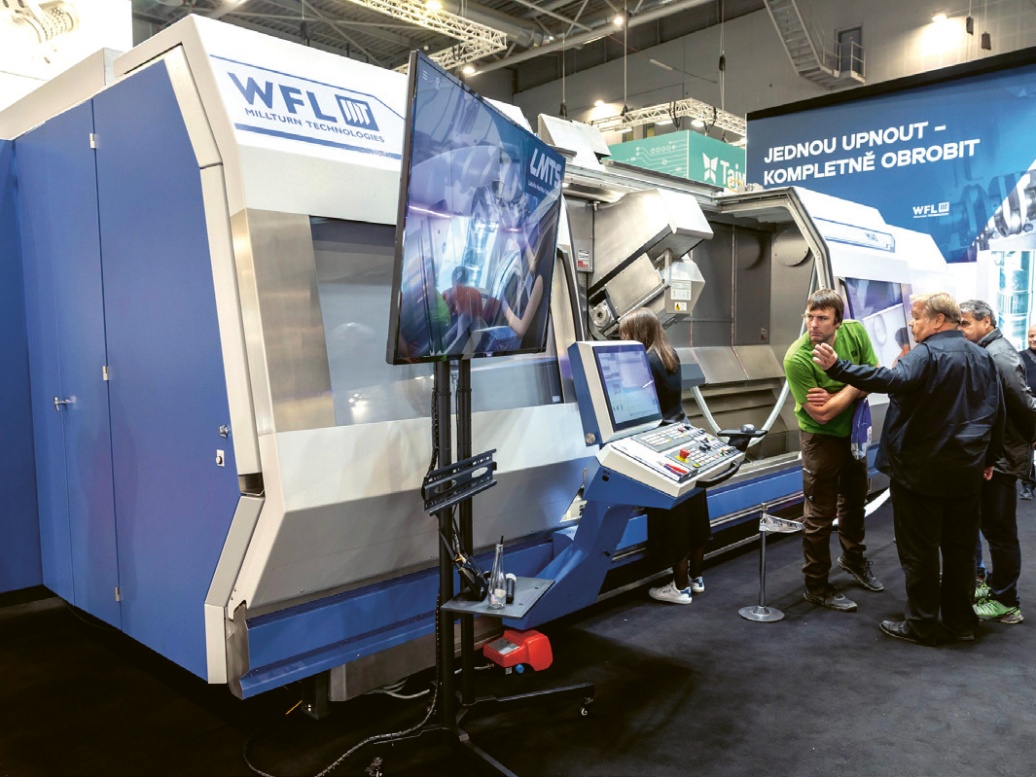 Multifunkční obráběcí centrum wFl M40 Millturn/3000, největší exponát letošního veletrhu, byl k vidění v provozu na stánku lMTS © lMTS Multifunkční obráběcí centrum wFl M40 Millturn/3000, největší exponát letošního veletrhu, byl k vidění v provozu na stánku lMTS © lMTS