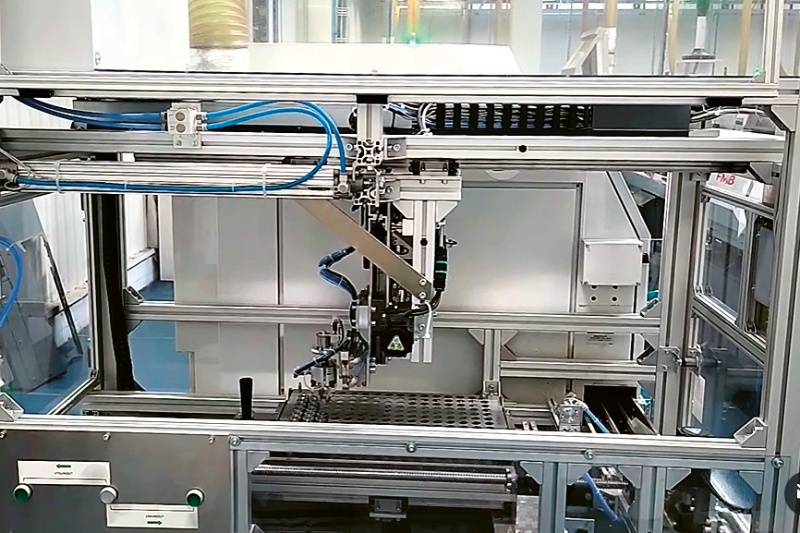 Robotická buňka Manipex © CNC invest Robotická buňka Manipex © CNC invest