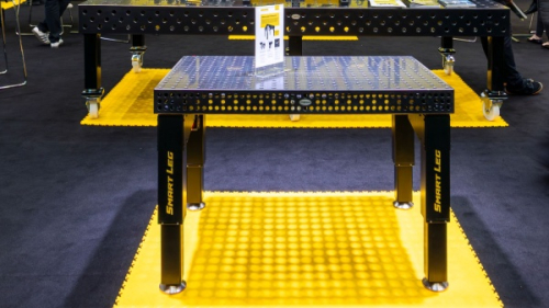 C-Metal uvede na český a slovenský trh světovou novinku: svařovací stůl s chytrými nohami