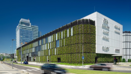 Česká rodinná firma LIKO-S získala patent na technologii hydroponických zelených fasád