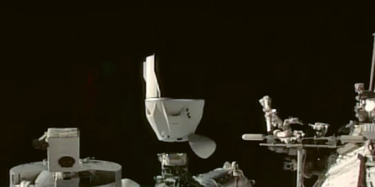 Endeavour ještě ukotvený u ISS © NASA/SpaceX