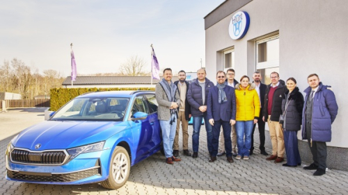 Škoda Auto darovala speciálně upravený vůz rehabilitačnímu centru UNBROKEN na Ukrajině