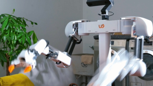 Robot Isaac 0 složí prádlo pomocí autonomie a telerobotiky, ovšem za dozoru operátora