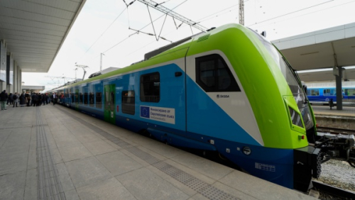 Škoda Group oficiálně představuje první elektrické vlaky pro Bulharsko a zahajuje jejich testování na bulharské infrastruktuře