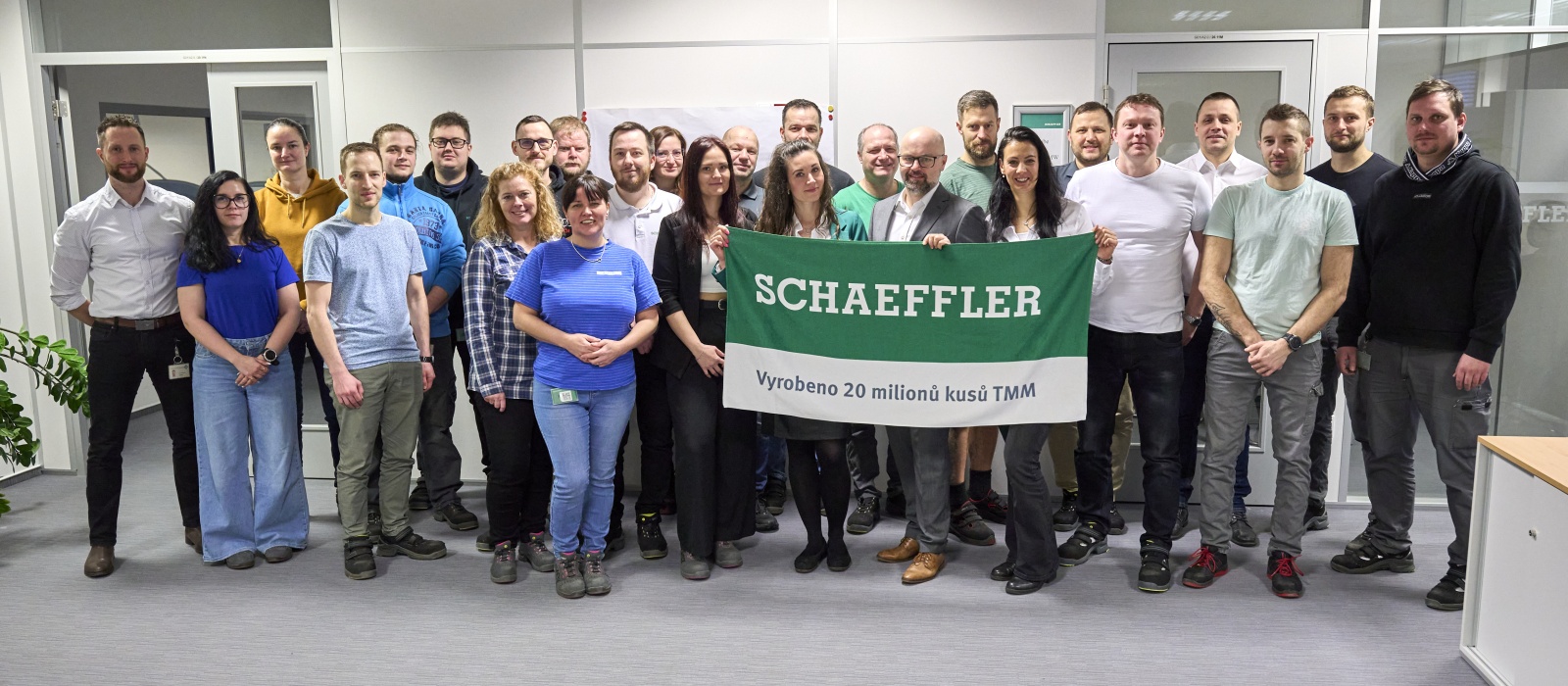 Zaměstnanci svitavského závodu se připojují k oslavám významného výrobního mezníku