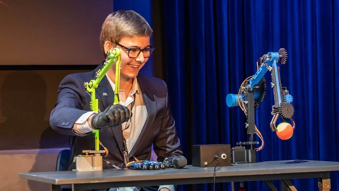 Prezentace mechanického ramene