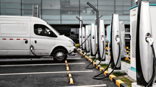 Auto jako elektrárna na kolech. Německo tlačí na evropská pravidla © 4045/iStock