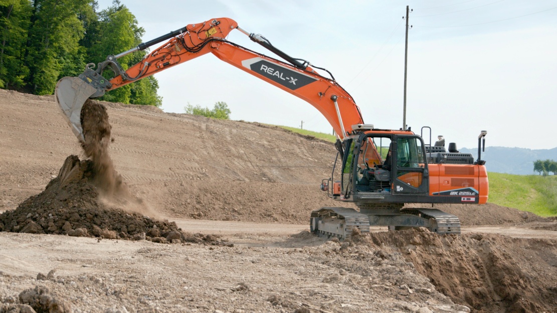 first-autonomous-excavator-at-kibag.jpg first-autonomous-excavator-at-kibag.jpg