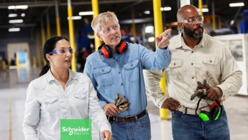 Schneider Electric získal ocenění od Světového ekonomického fóra za podporu zkušených zaměstnanců
