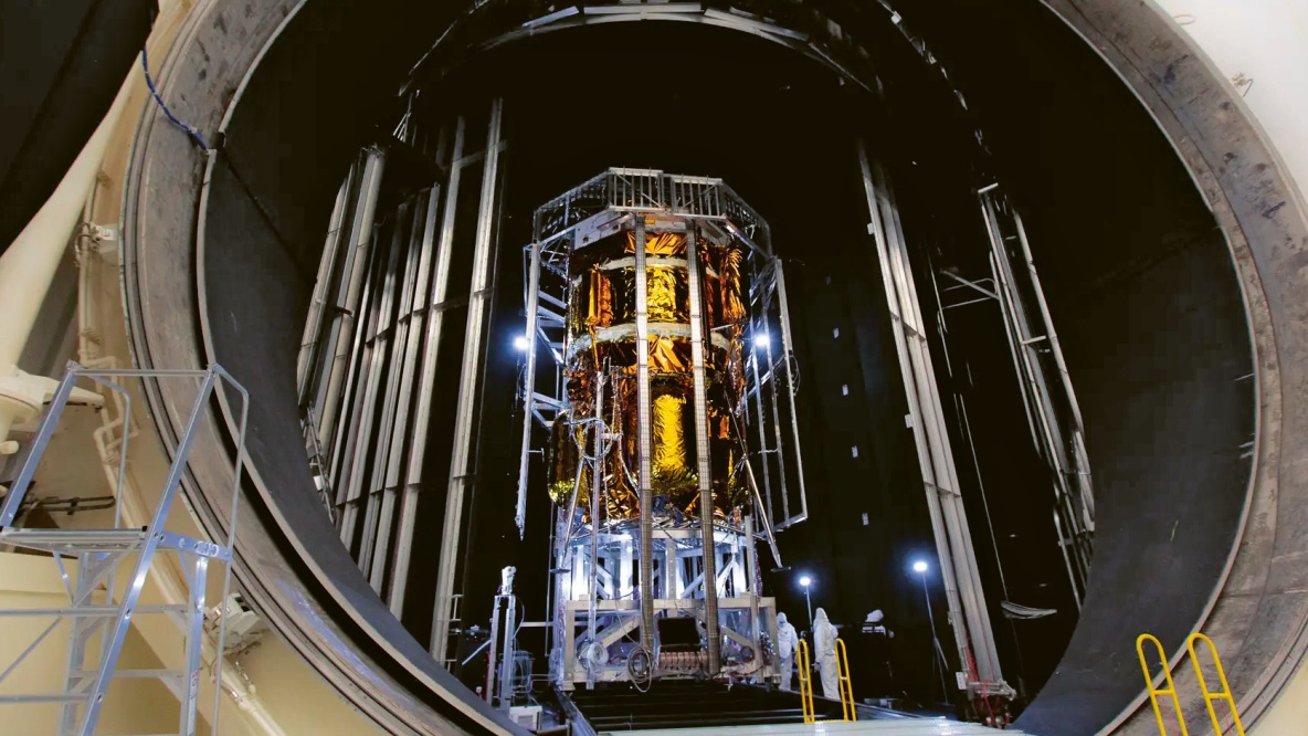 Lunární modul Blue Moon MK1 uvnitř termální vakuové komory A v Johnsonově vesmírném středisku NASA (příprava na testování) © Blue Origin Lunární modul Blue Moon MK1 uvnitř termální vakuové komory A v Johnsonově vesmírném středisku NASA (příprava na testování) © Blue Origin