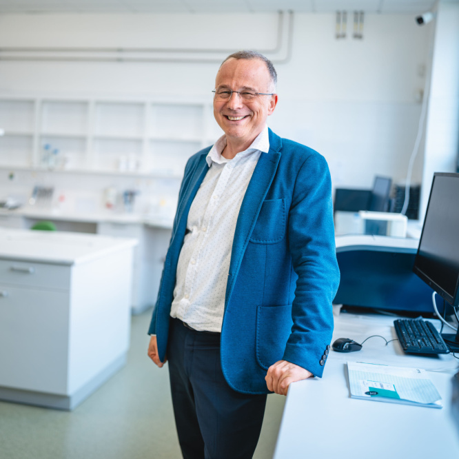 Martin Pumera ve své laboratoři na CEITEC VUT /Foto: Jakub Rozboud/ Martin Pumera ve své laboratoři na CEITEC VUT /Foto: Jakub Rozboud/