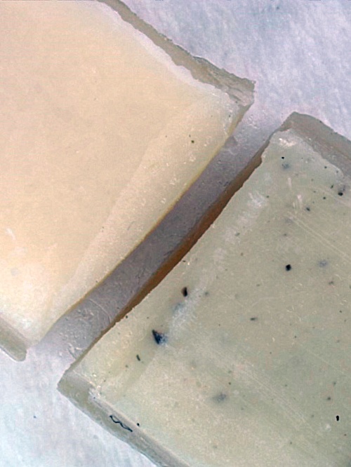 Skloionomerní cement GIC (vlevo) a nanodiamanty (vpravo) Skloionomerní cement GIC (vlevo) a nanodiamanty (vpravo)